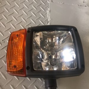 Farol Pá carregadeira LH e RH, NOVO IMPORTADO-CÓDIGO 11170059/11170060