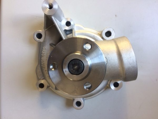 BOMBA D'AGUA IMPORTADA , CÓDIGO:21072752, APLICAÇÃO MOTOR D6.